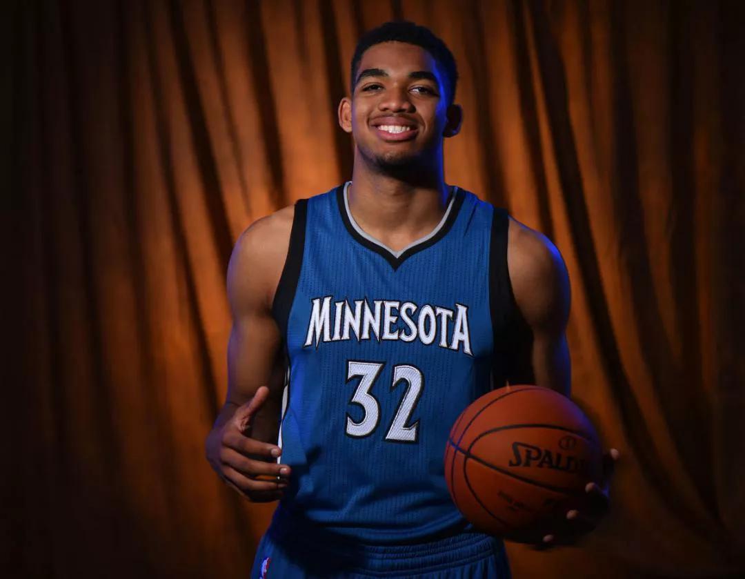 要走了？格伊在格拉斯纳呼唤时未做回应，而直接走向球员通道