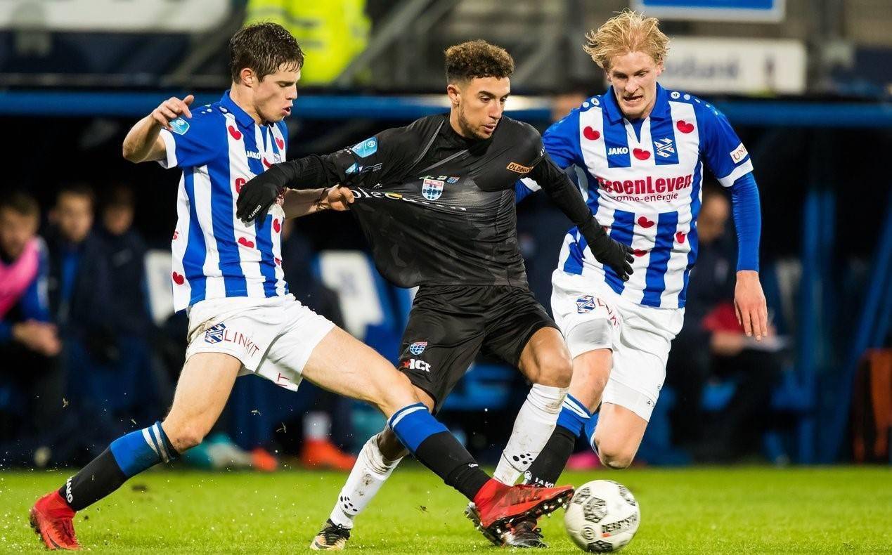 中东面面观丨阿布扎比国际防务展规模空前 俄、乌装备同场竞技.