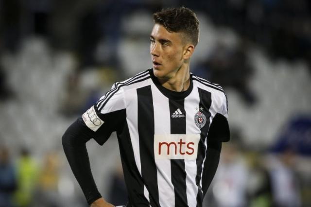 体育西甲：皇马主场0-0战平加的斯