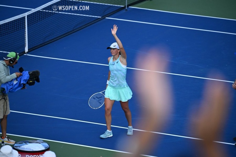 鲁能将收到2025年中超分红